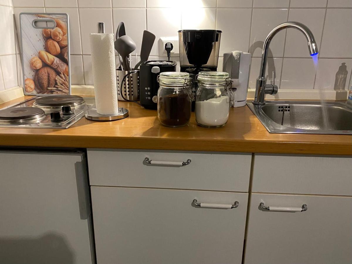 Sweet Home Apartment Hannover West Buitenkant foto