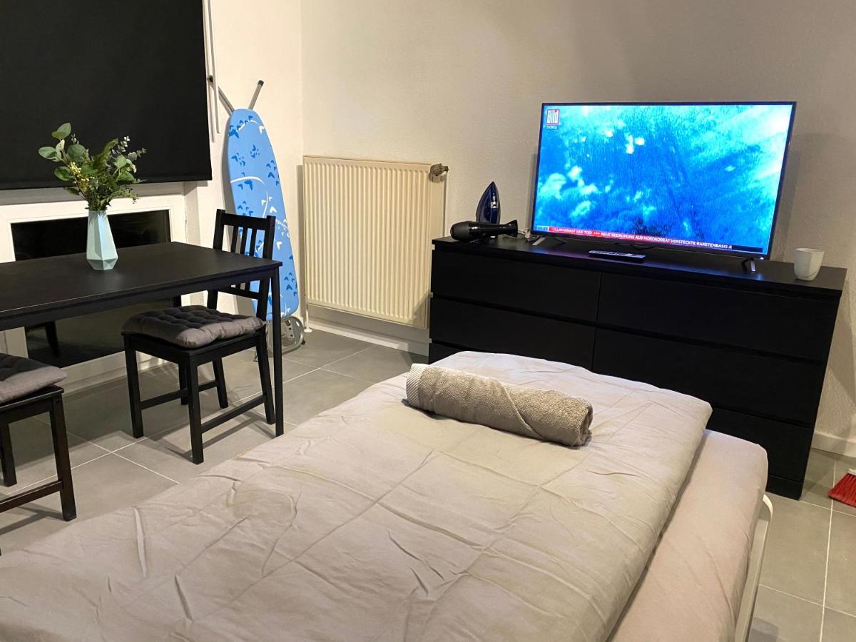 Sweet Home Apartment Hannover West Buitenkant foto
