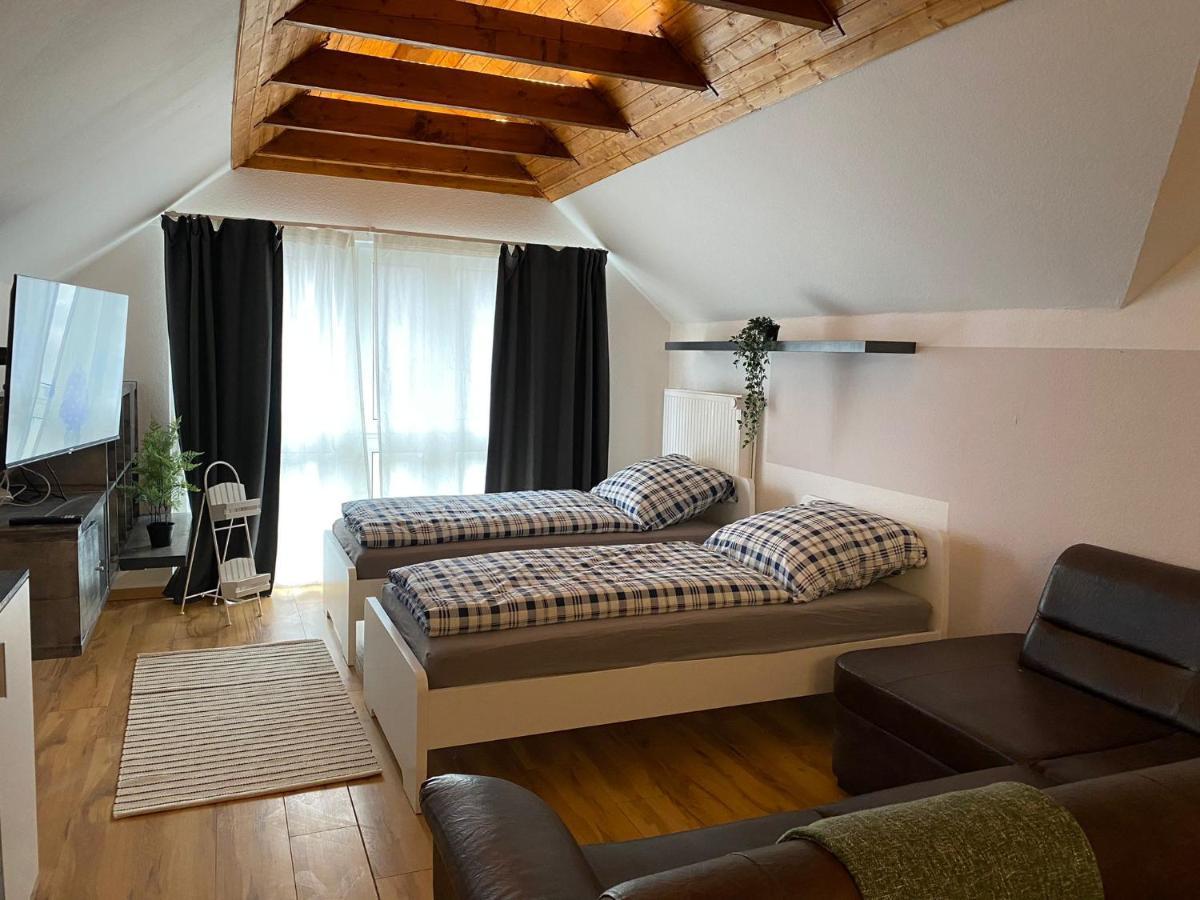 Sweet Home Apartment Hannover West Buitenkant foto
