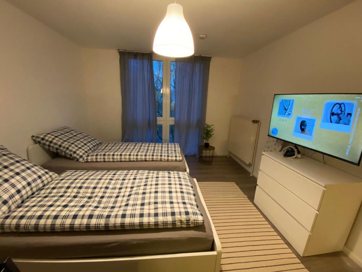 Sweet Home Apartment Hannover West Buitenkant foto