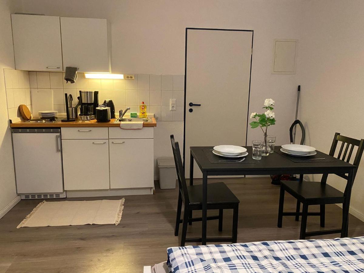 Sweet Home Apartment Hannover West Buitenkant foto