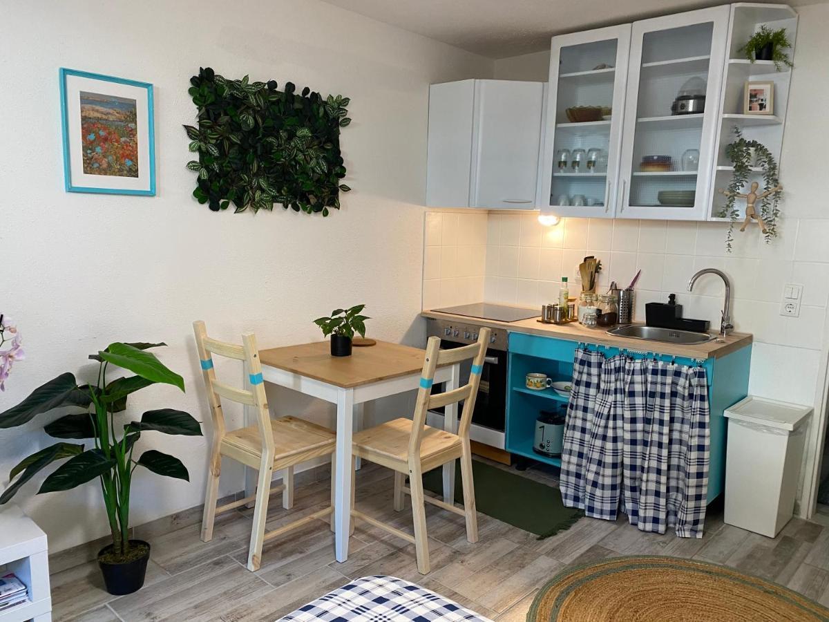 Sweet Home Apartment Hannover West Buitenkant foto