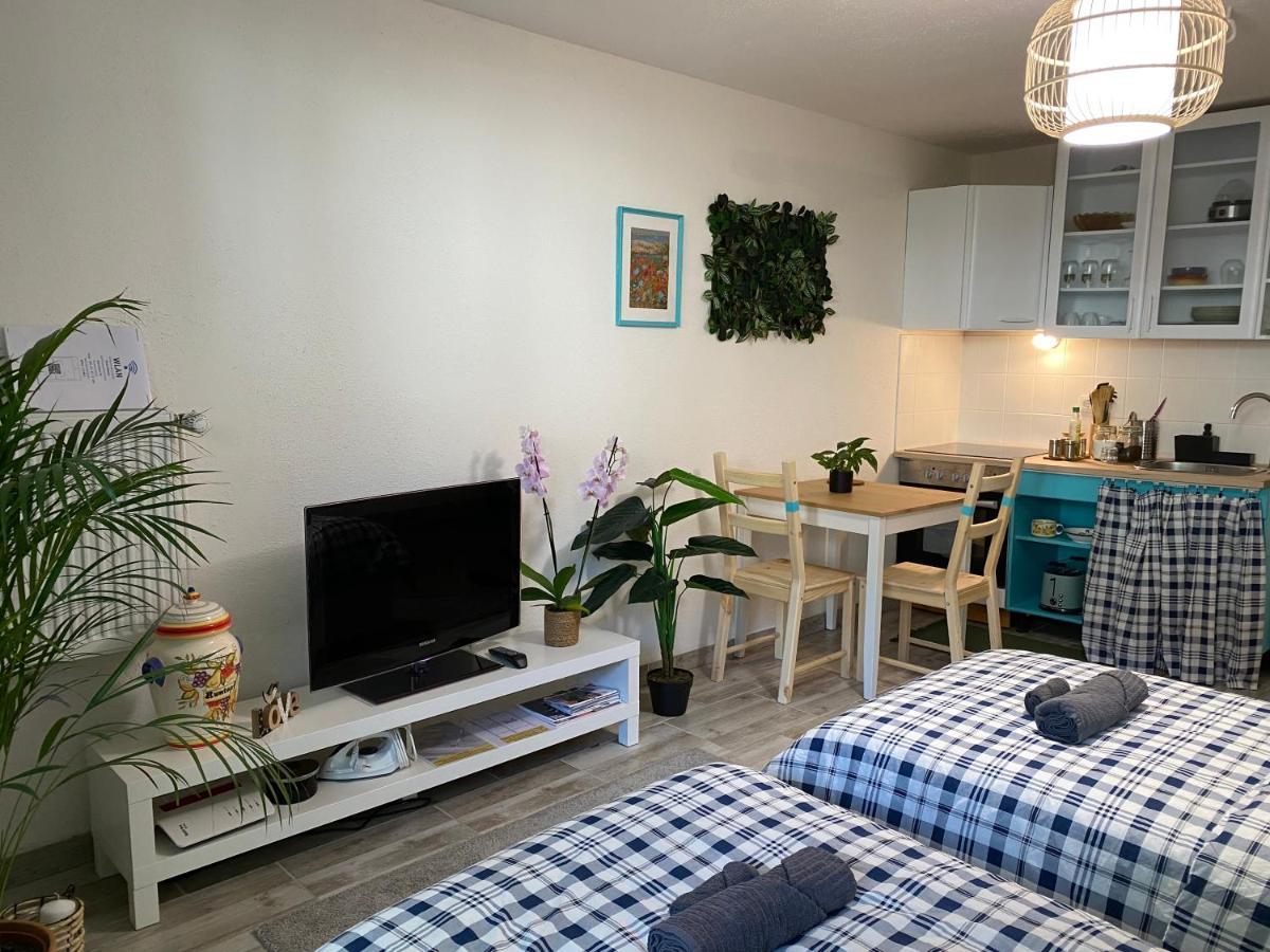 Sweet Home Apartment Hannover West Buitenkant foto