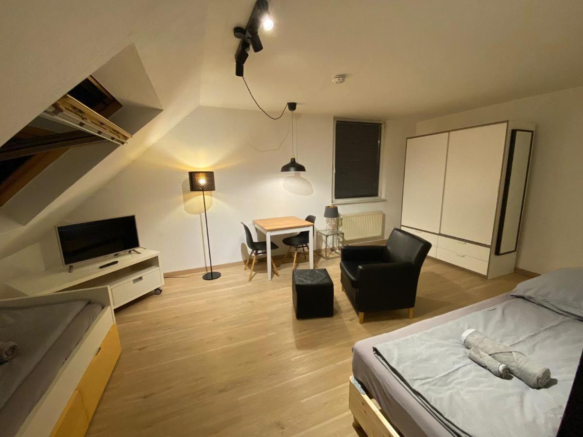 Sweet Home Apartment Hannover West Buitenkant foto