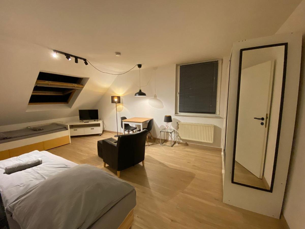 Sweet Home Apartment Hannover West Buitenkant foto
