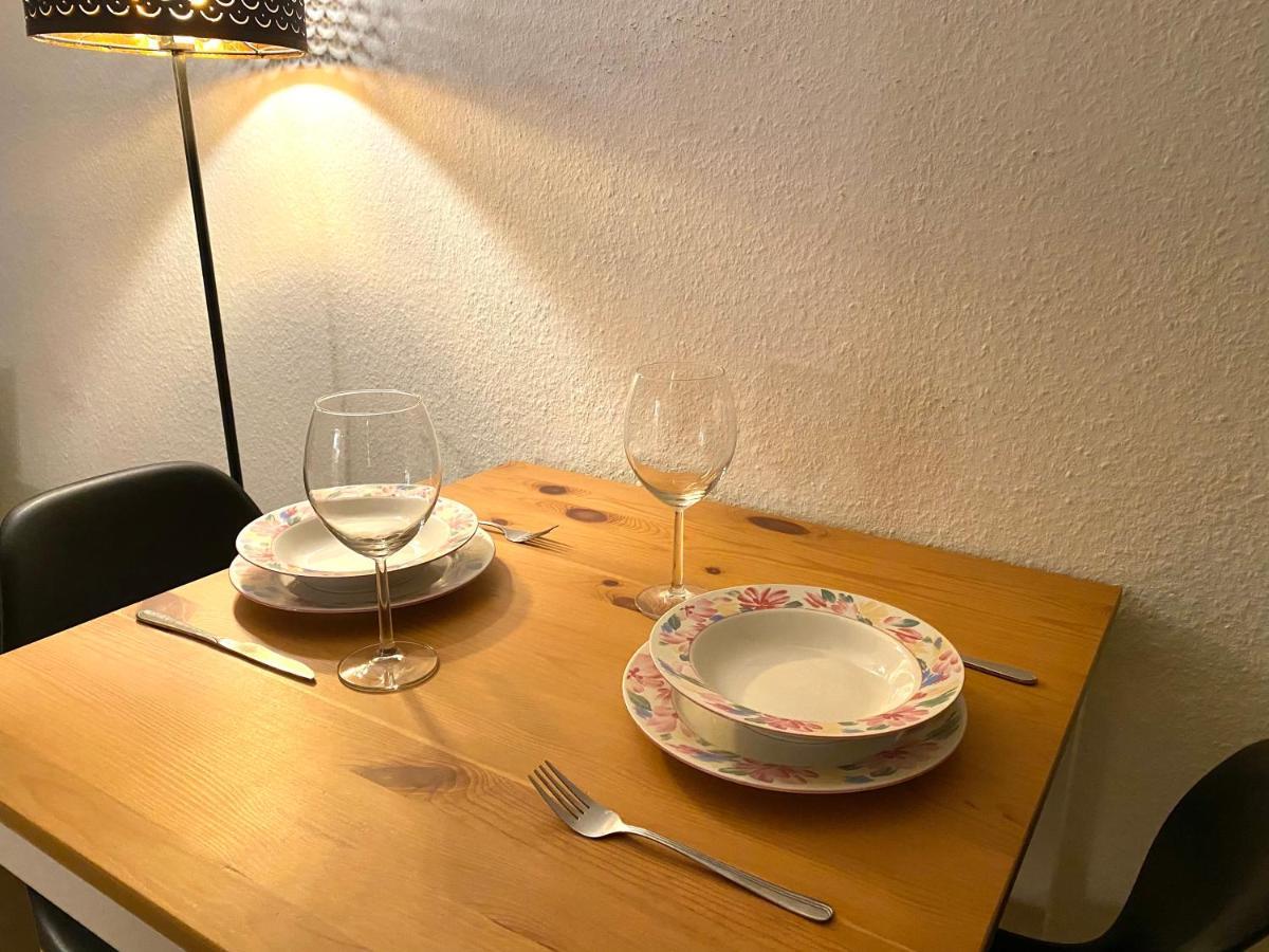 Sweet Home Apartment Hannover West Buitenkant foto