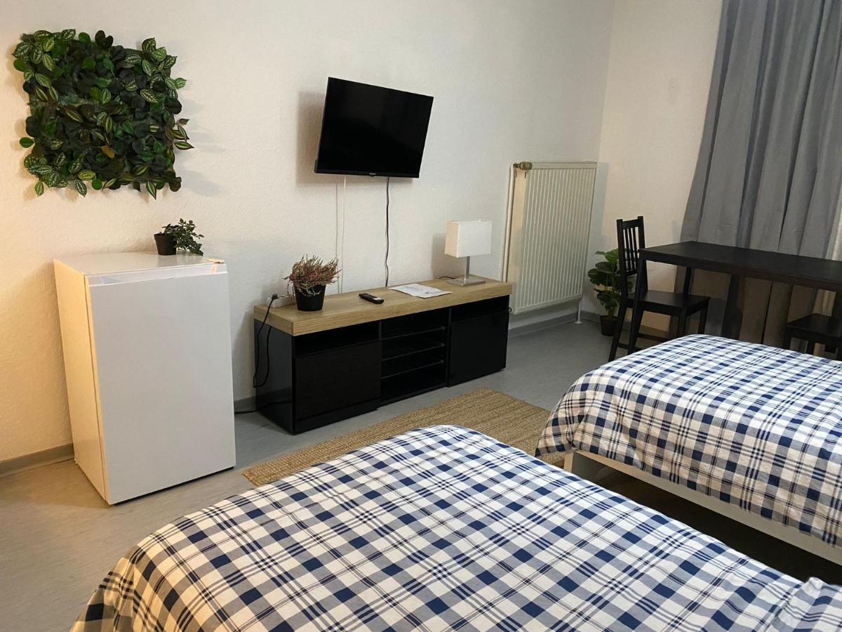 Sweet Home Apartment Hannover West Buitenkant foto