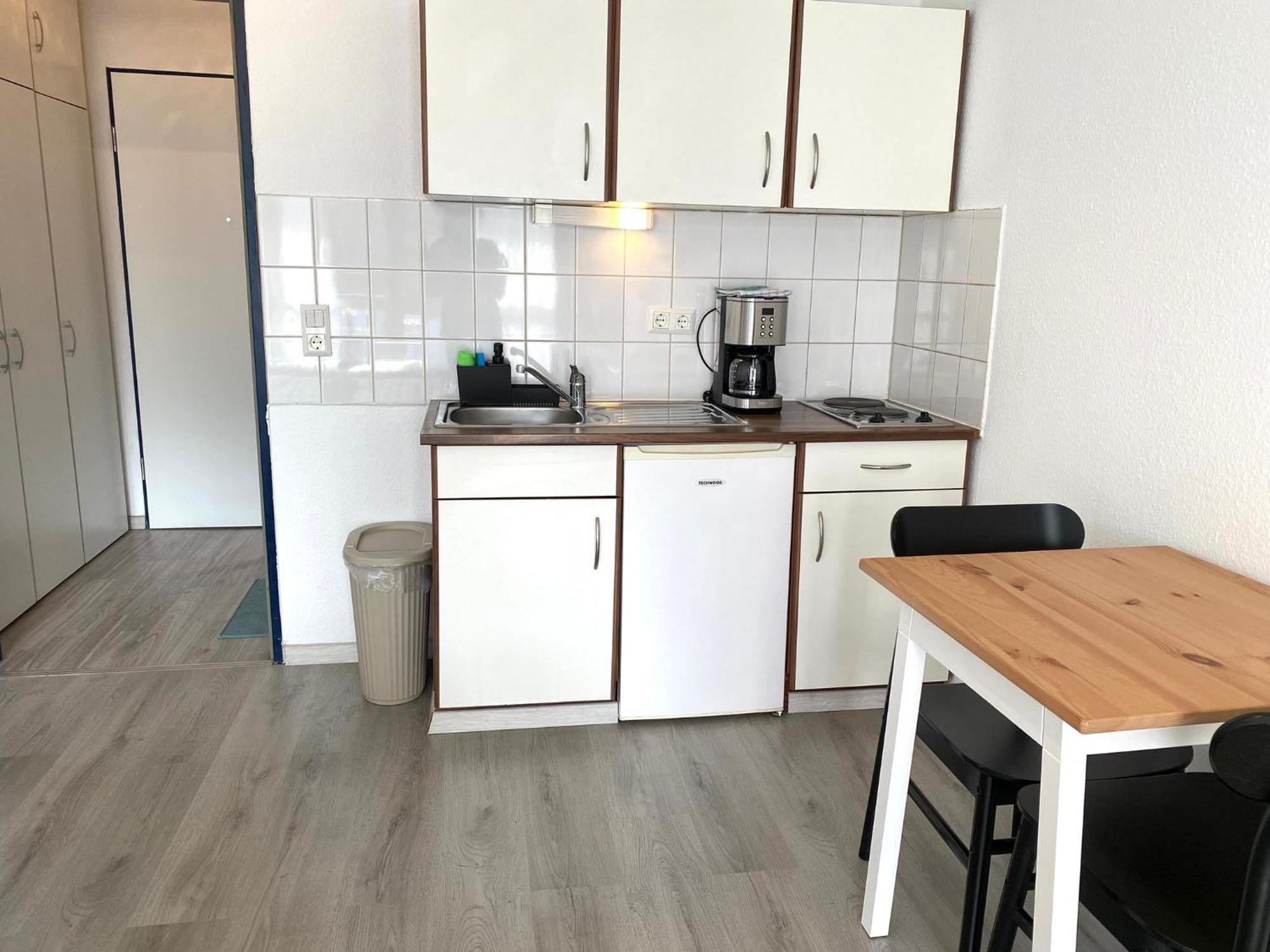 Sweet Home Apartment Hannover West Buitenkant foto