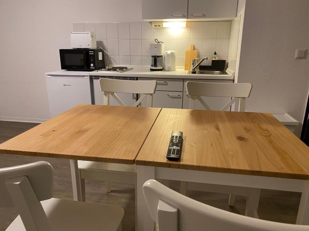Sweet Home Apartment Hannover West Buitenkant foto