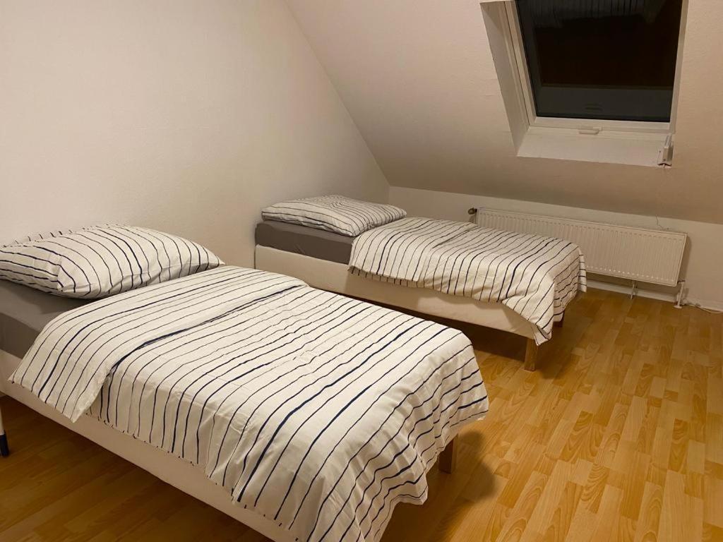 Sweet Home Apartment Hannover West Buitenkant foto