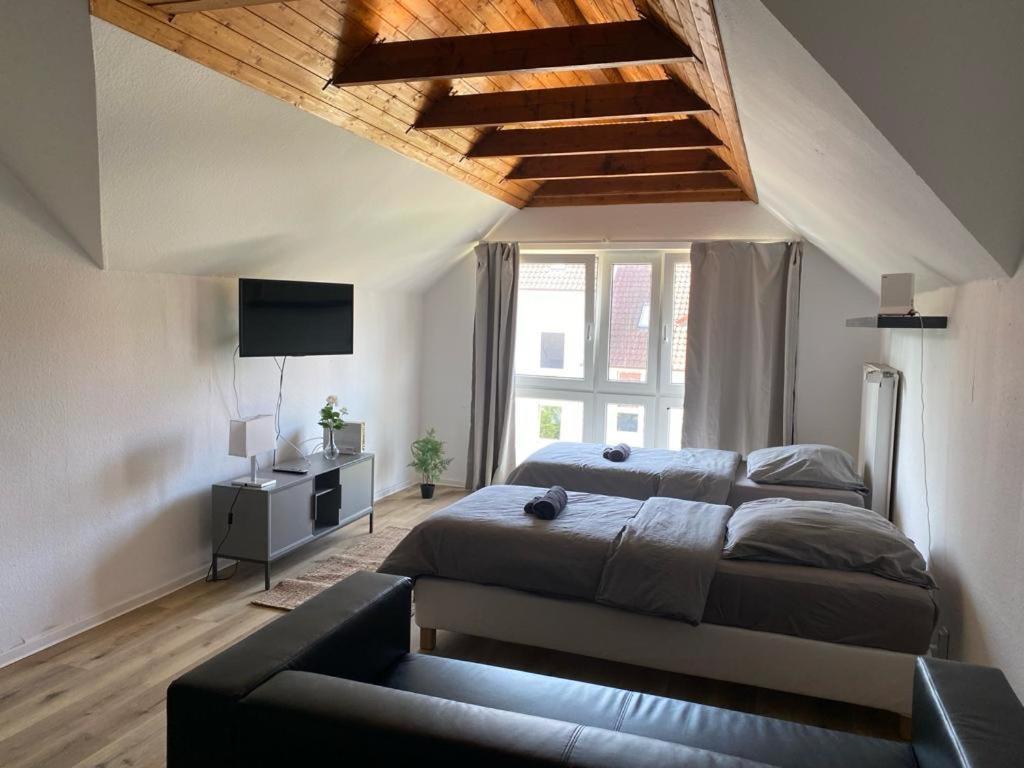 Sweet Home Apartment Hannover West Buitenkant foto