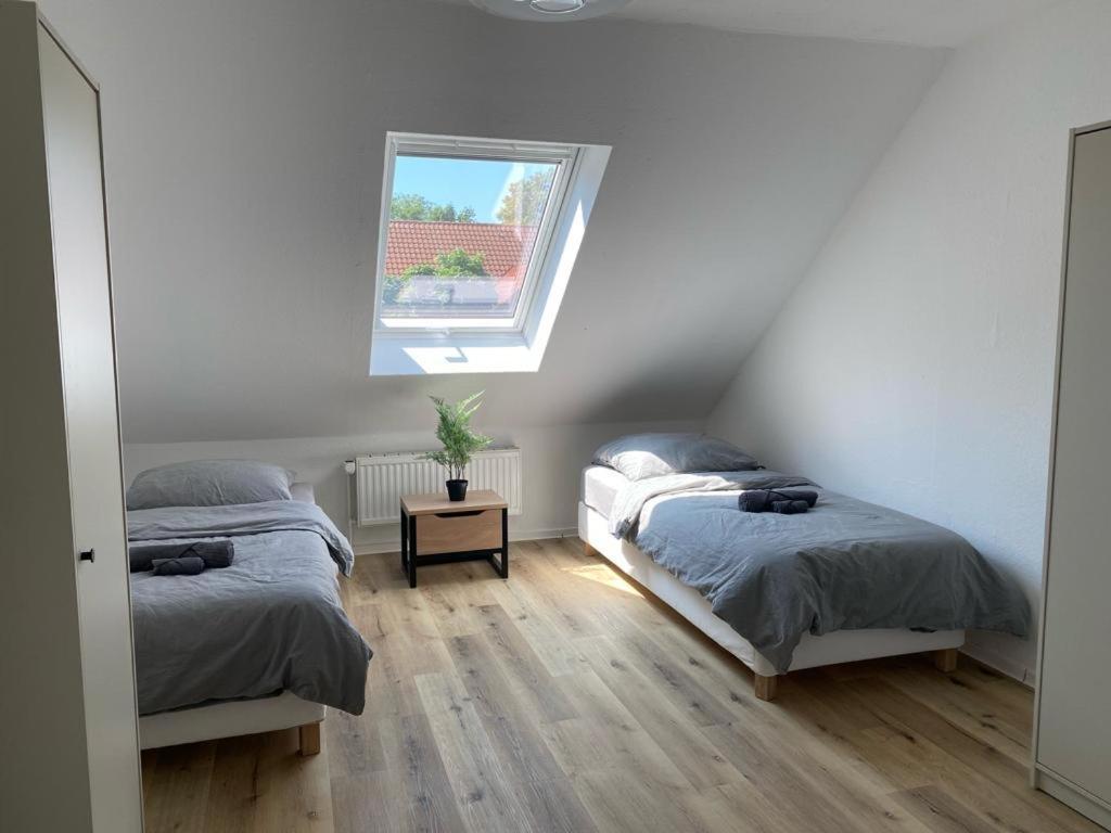 Sweet Home Apartment Hannover West Buitenkant foto