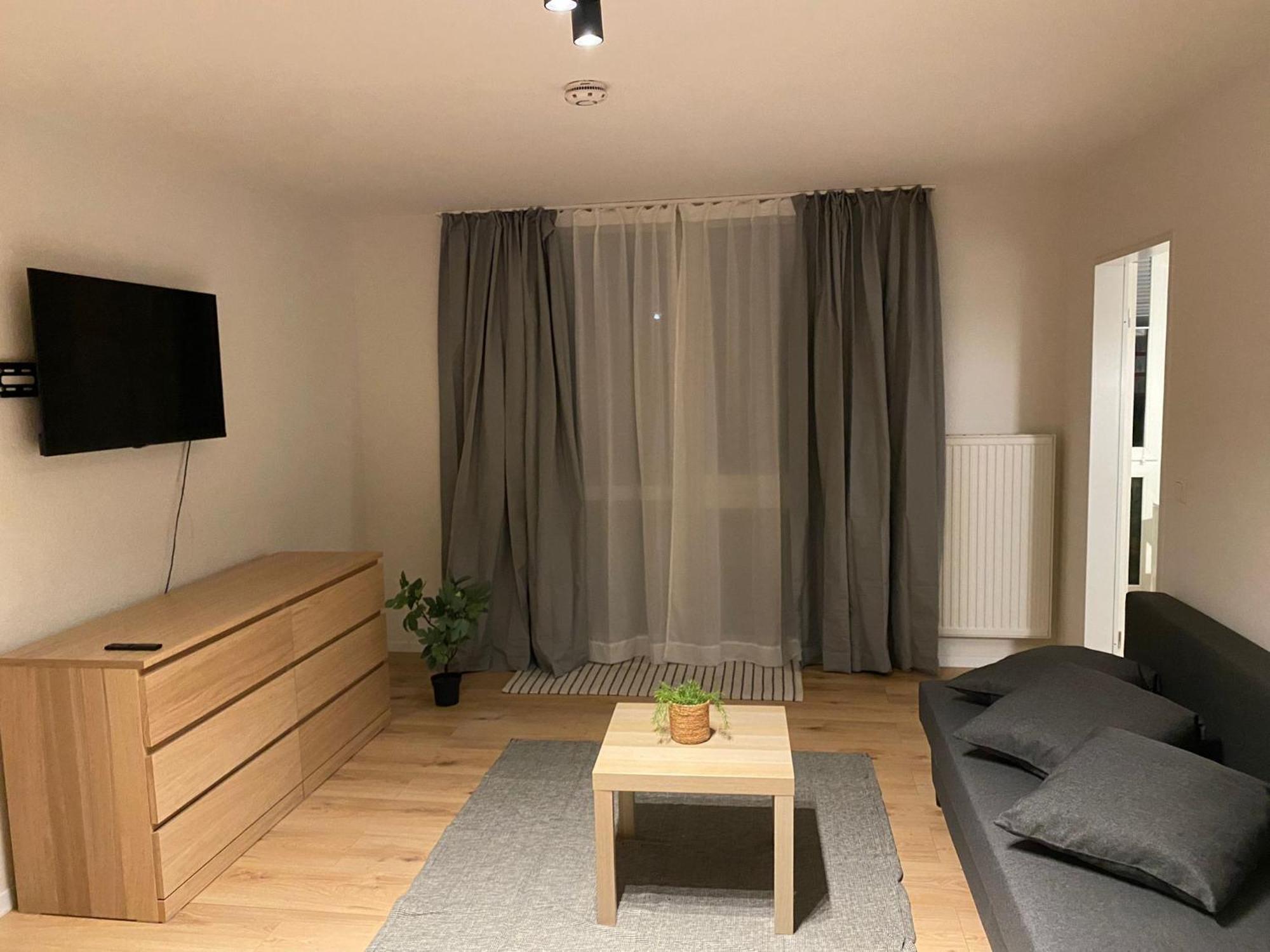 Sweet Home Apartment Hannover West Buitenkant foto
