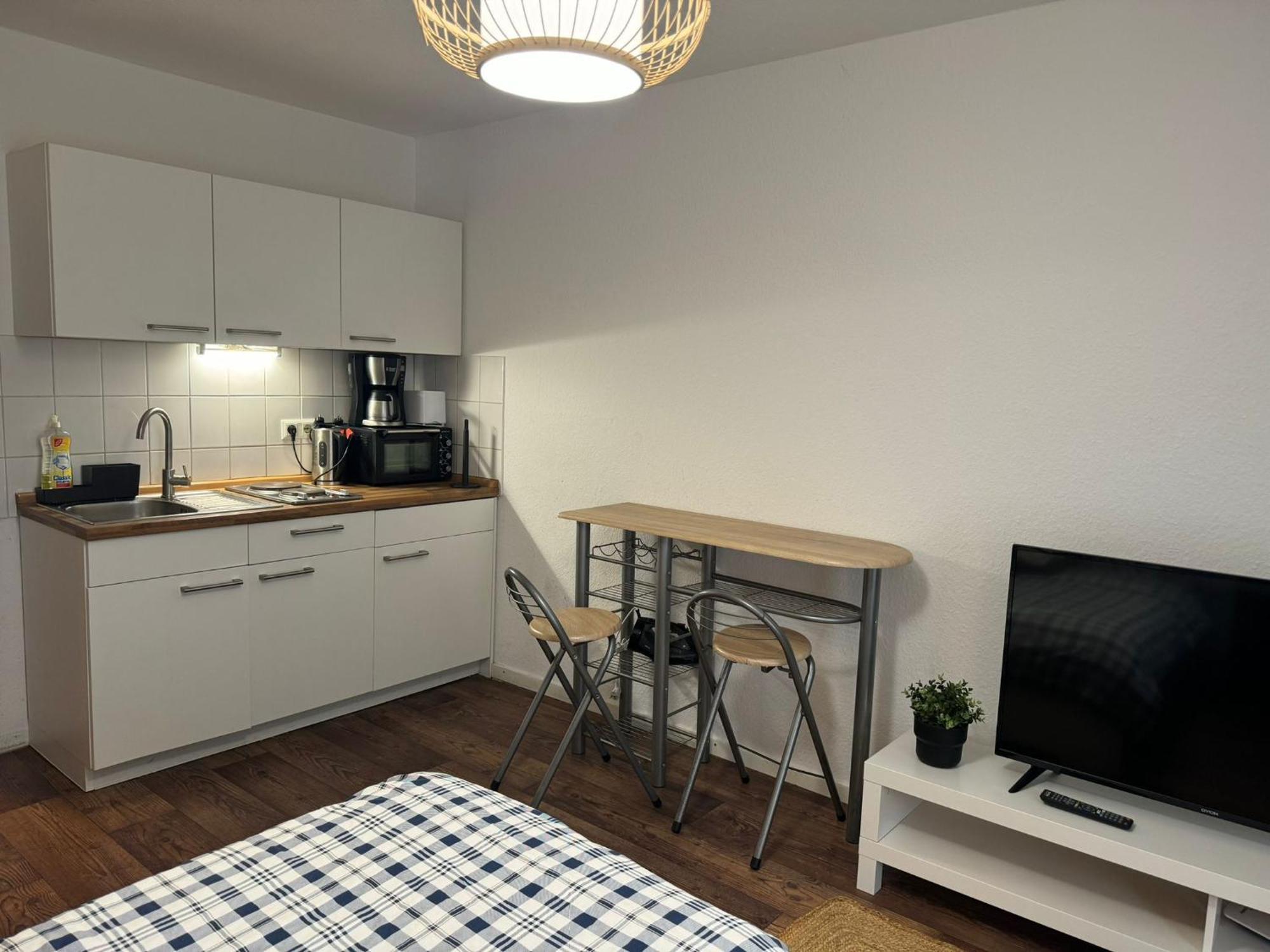Sweet Home Apartment Hannover West Buitenkant foto