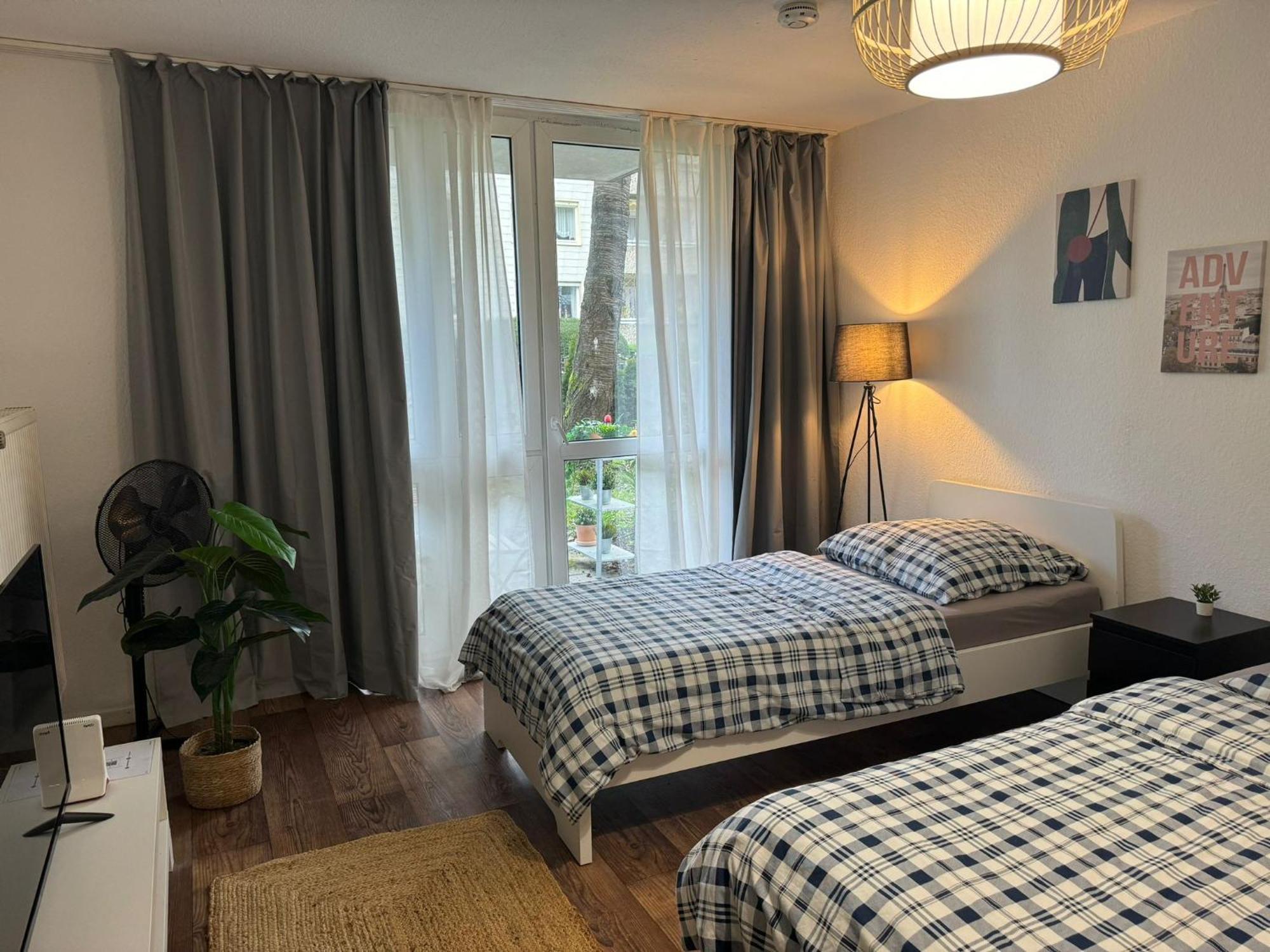 Sweet Home Apartment Hannover West Buitenkant foto