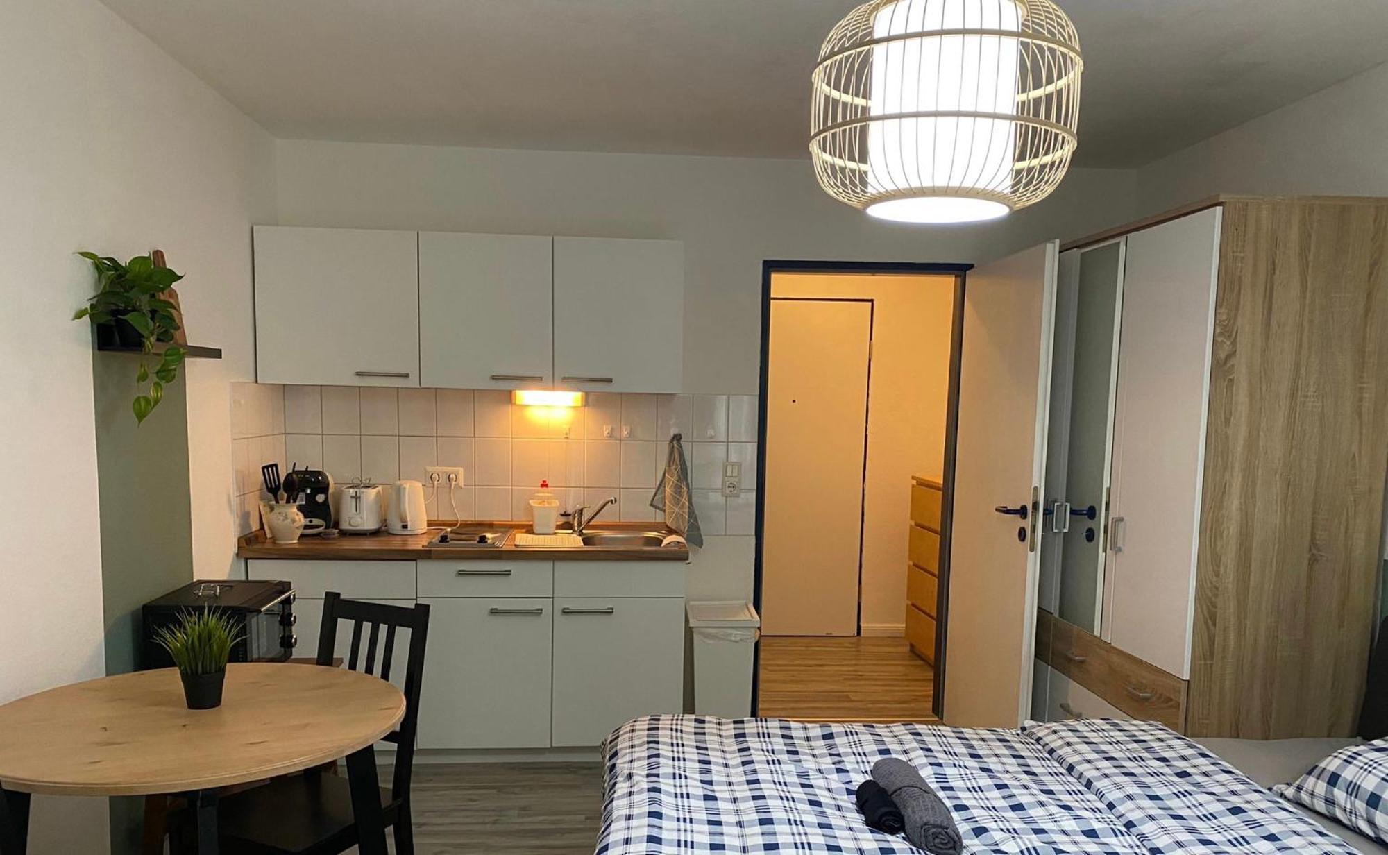 Sweet Home Apartment Hannover West Buitenkant foto