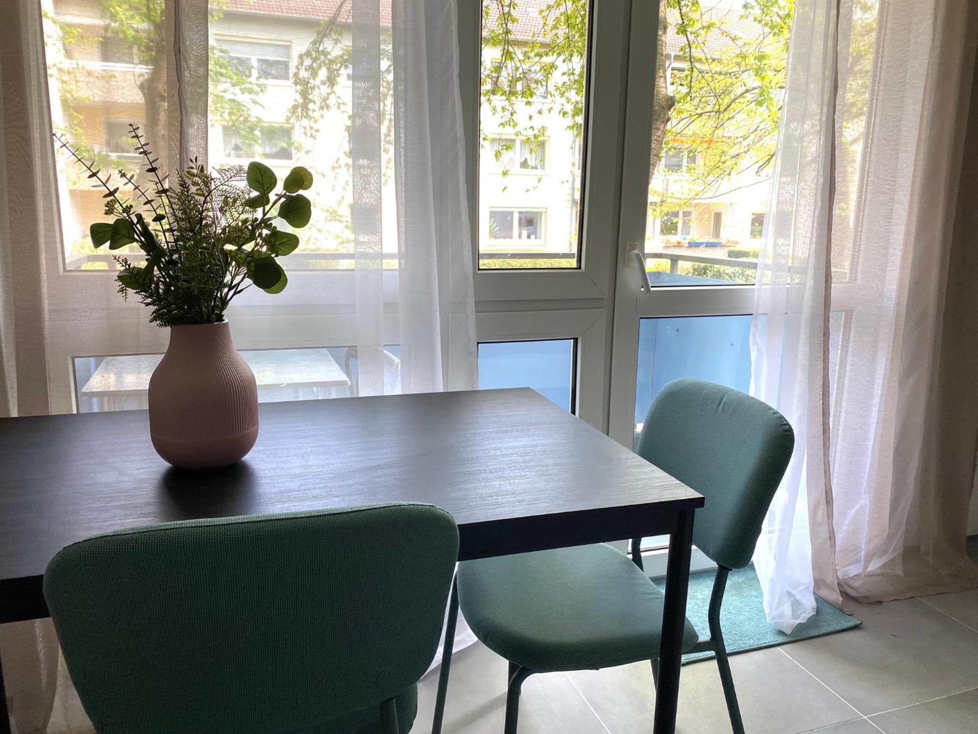 Sweet Home Apartment Hannover West Buitenkant foto